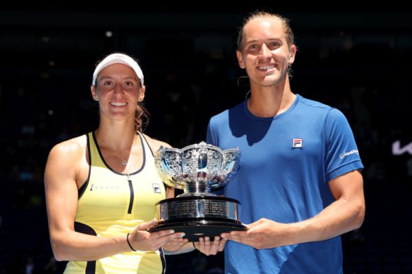 Campeões! Luisa Stefani e Rafa Matos fazem história no Australian Open