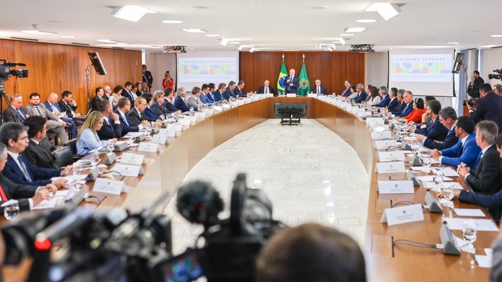 Reunião do presidente Lula com os 27 chefes do executivo nacional no Palácio do Planalto para tratar de demandas dos estados em mesa - Metrópoles