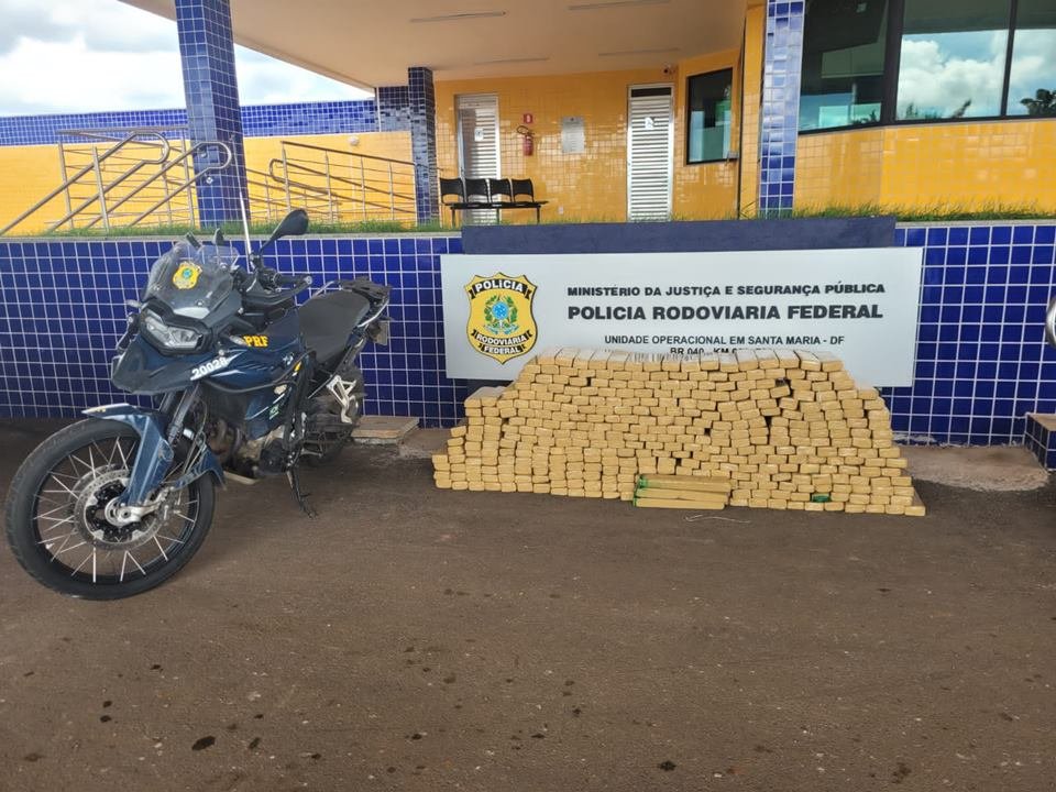 goias apreensao de drogas porta malas
