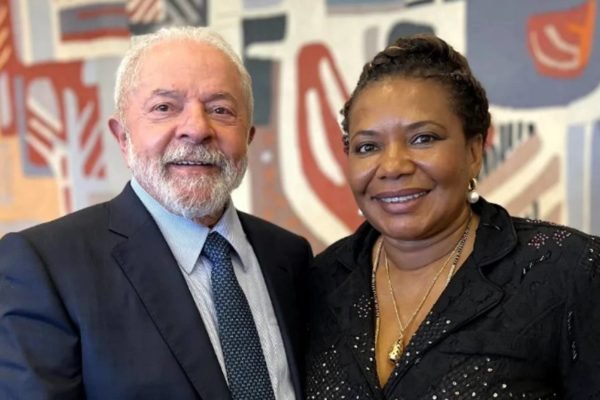 Imagem colorida de Lula e Margareth Menezes, ministra que anunciou novo decreto para Lei Rouanet