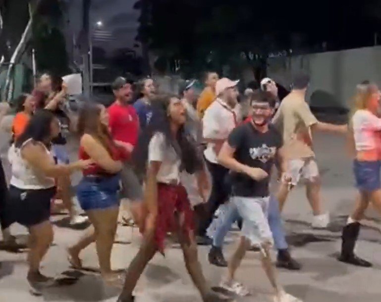 Fãs de RBD se manifestam em Fortaleza