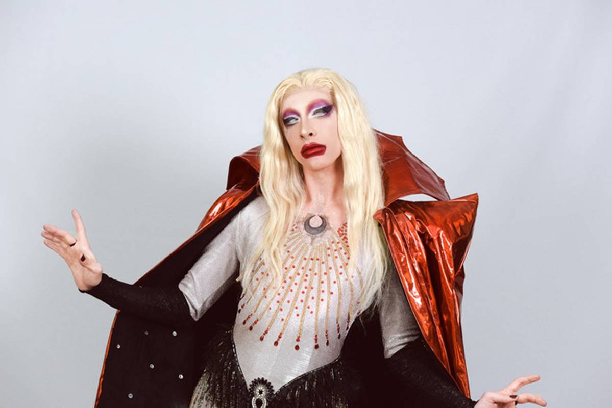 Foto colorida da drag queen Slovakia - Metrópoles 