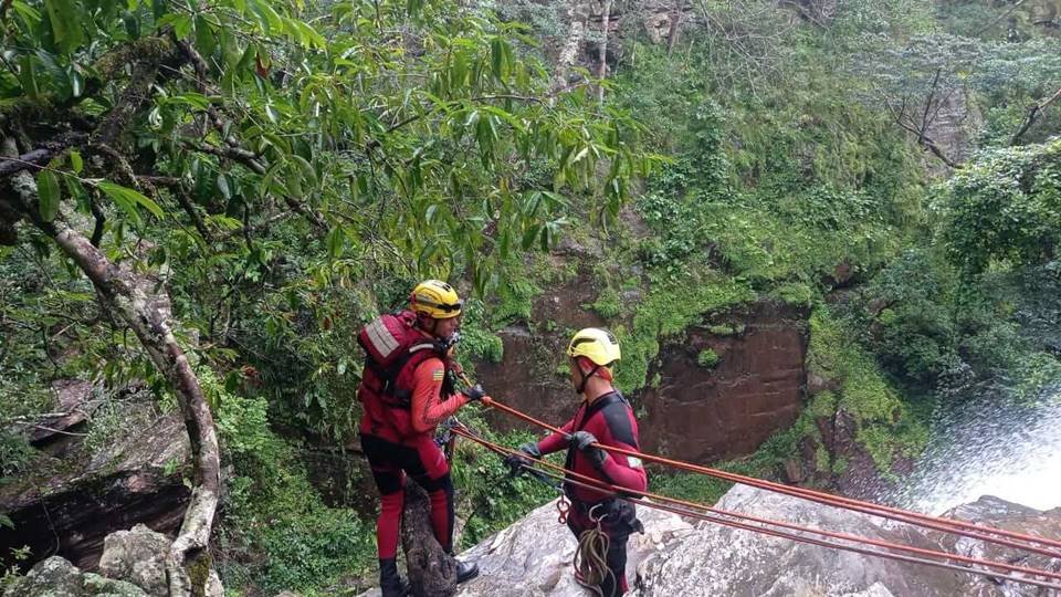Bombeiros em resgate na Chapada