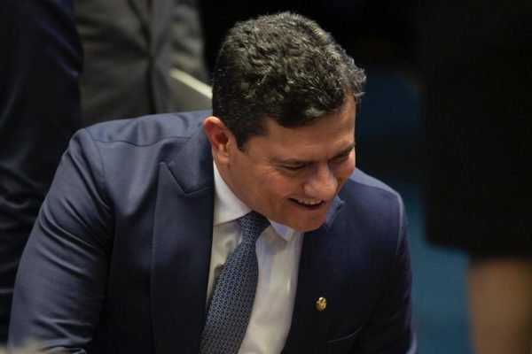 Senador Sergio Moro sessão de posse dos senadores eleitos eleição 2022 - metrópoles