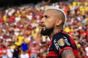 Vidal, do Flamengo, se oferece ao Colo-Colo: “Venham me tirar daqui”