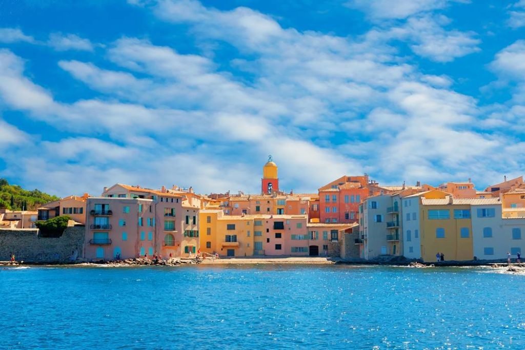 Uma vista da cidade Saint Tropez, na França