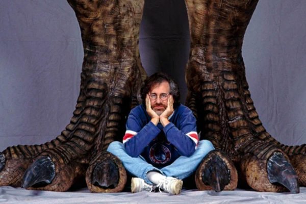 Foto colorida do diretor de cinema Steven Spielberg - Metrópoles