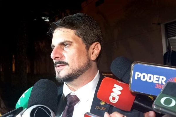Marcos do Val deixa sede da PF bolsonarista