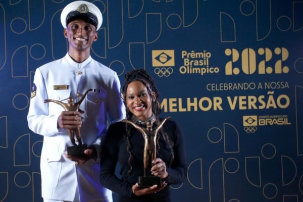 Alison dos Santos e Rebeca Andrade no Prêmio Brasil Olímpico - Metrópoles