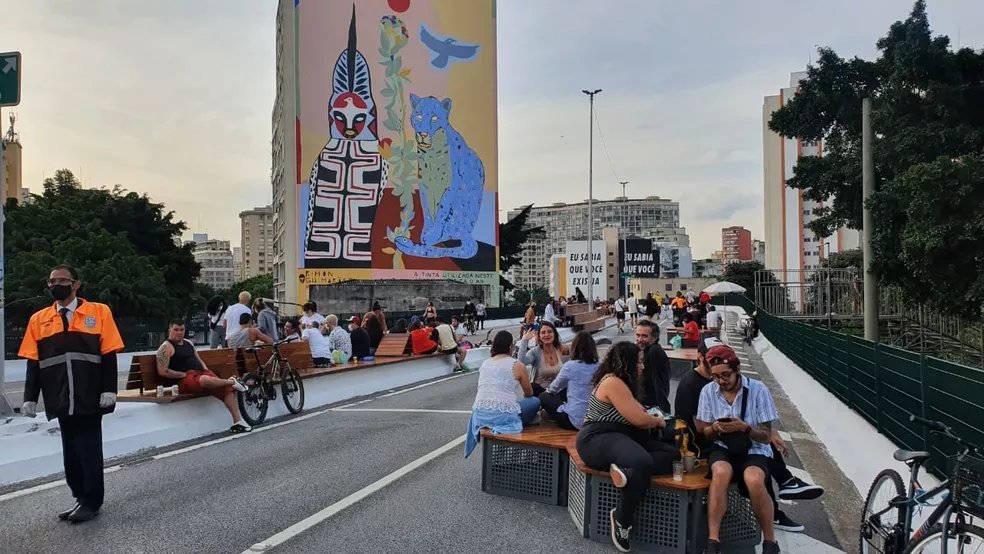 Projeto que libera abertura de bancos aos finais de semana volta a