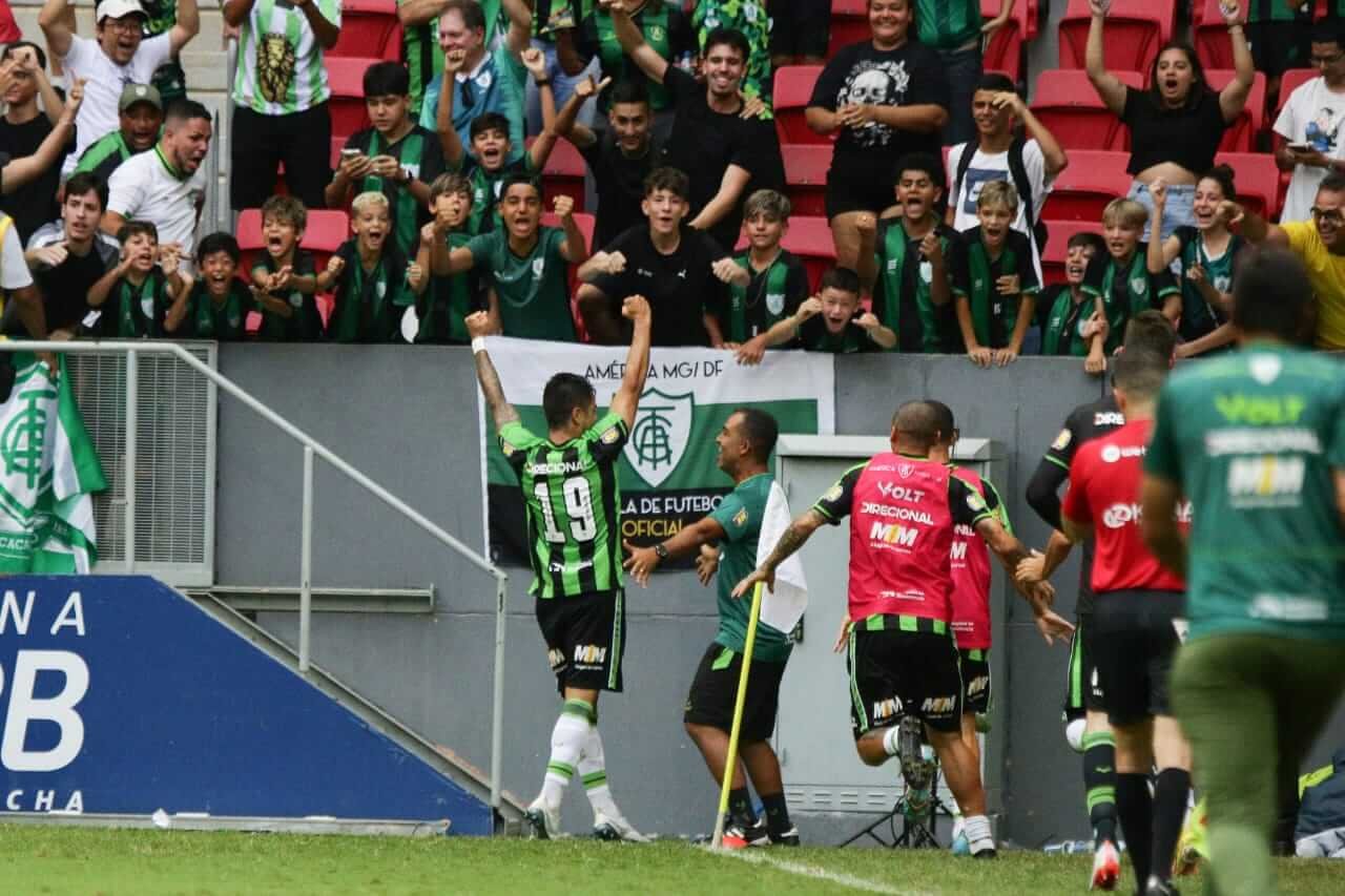 O Cabuloso voltou: América-MG e Cruzeiro fazem clássico em Brasília