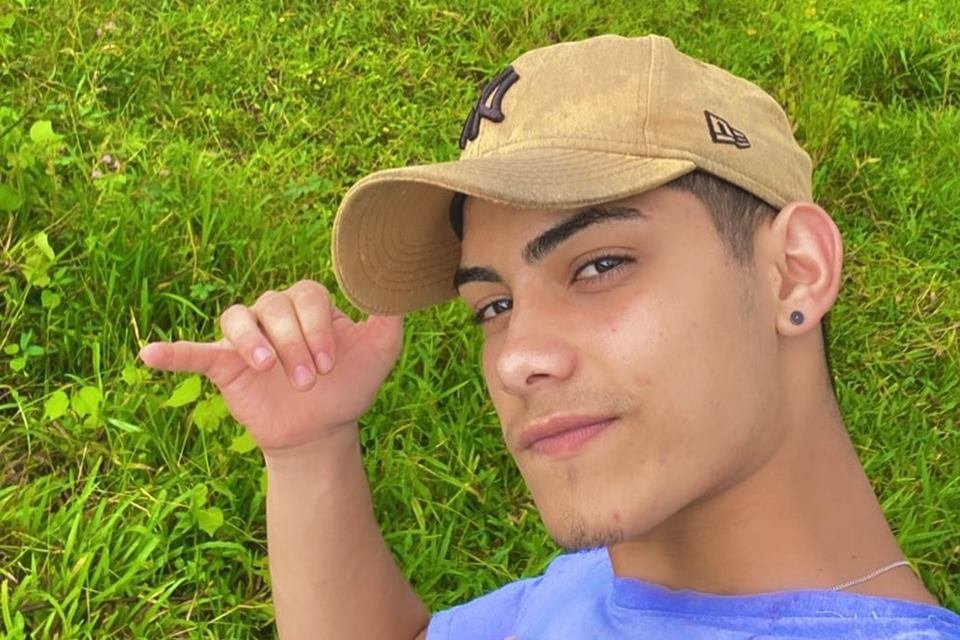 Tiktoker Gabriel Neto morre aos 20 anos; irmã lamenta: “Olhe por mim”
