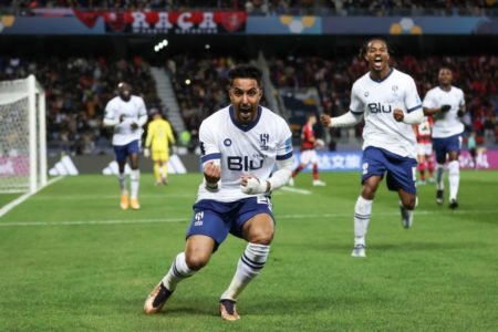 Salem Aldawsari comemorando gol