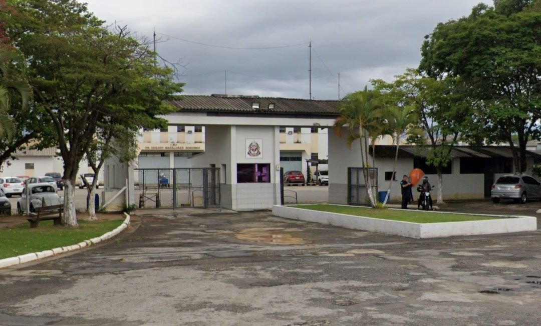 Ninjas do PCC levam droga, celular e arma