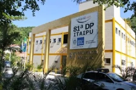Imagem colorida da 81ª DP (Itaipu)onde suspeito de estupros foi preso