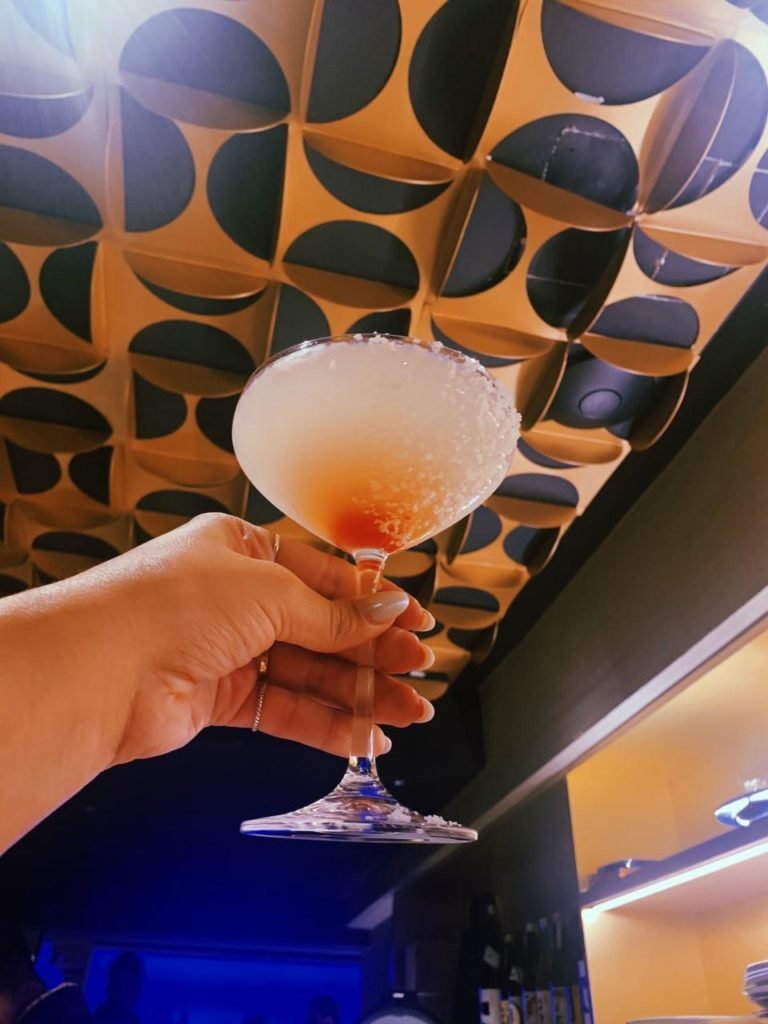 Na foto, um drinque do Noru Sushi - Metrópoles