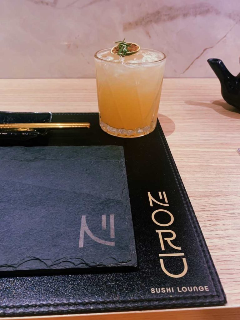 Na foto, um drinque do Noru Sushi - Metrópoles