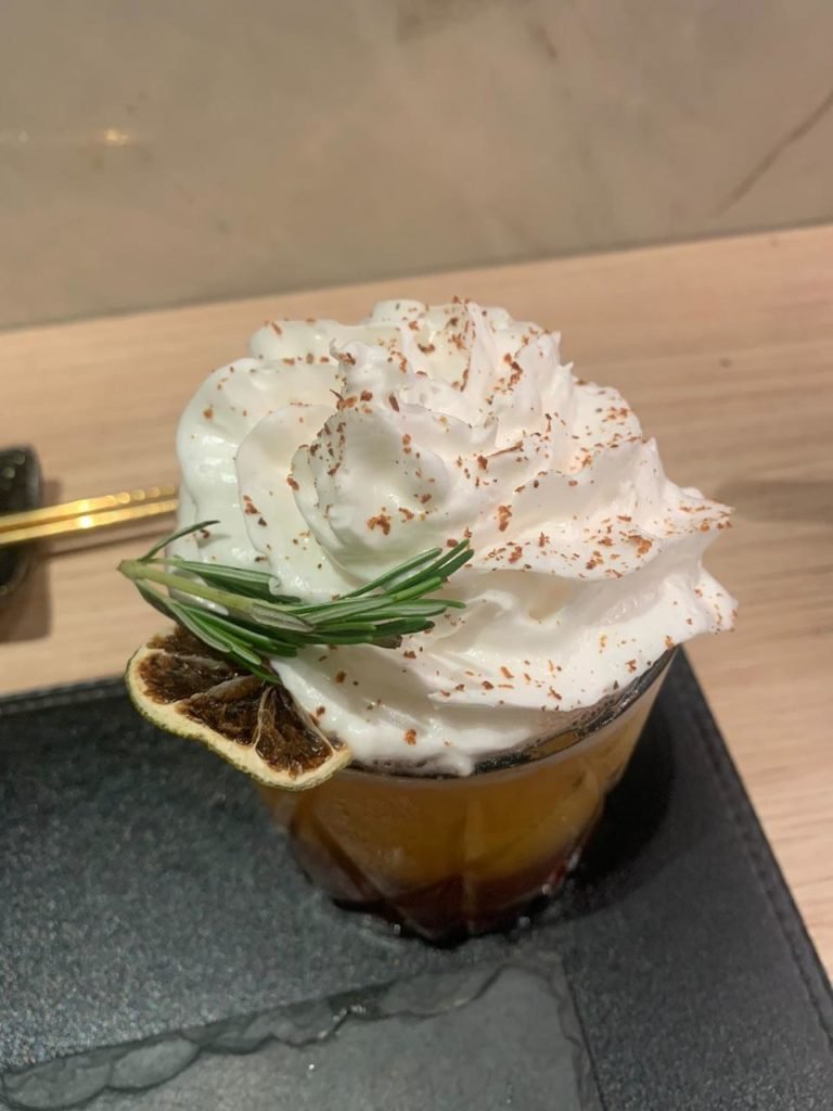 Na foto, um drinque do Noru Sushi - Metrópoles
