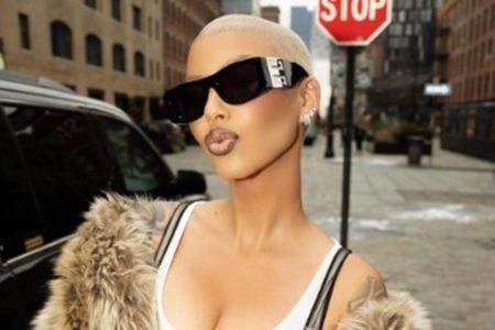 Amber Rose revela que contou sobre OnlyFans para filho de 9 anos