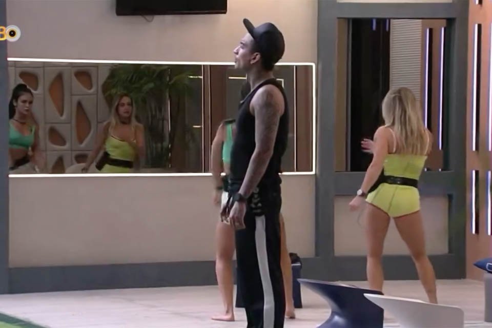 MC Guimê ignora dança de Bruna Griphao e Larissa no BBB23 - Metrópoles