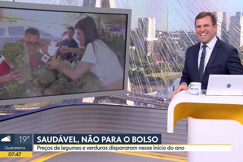 Rodrigo Bocardi interrompe jornal para pechinchar verdura com feirante -  São Bento em Foco - São Bento, Paraíba, Brasil e o Mundo