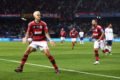 Pedro comemorando gol