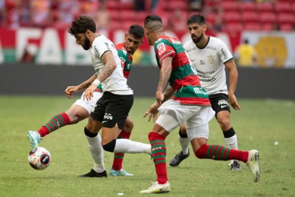 Em jogo movimentado, Corinthians e Portuguesa empatam na Arena BRB Mané  Garrincha