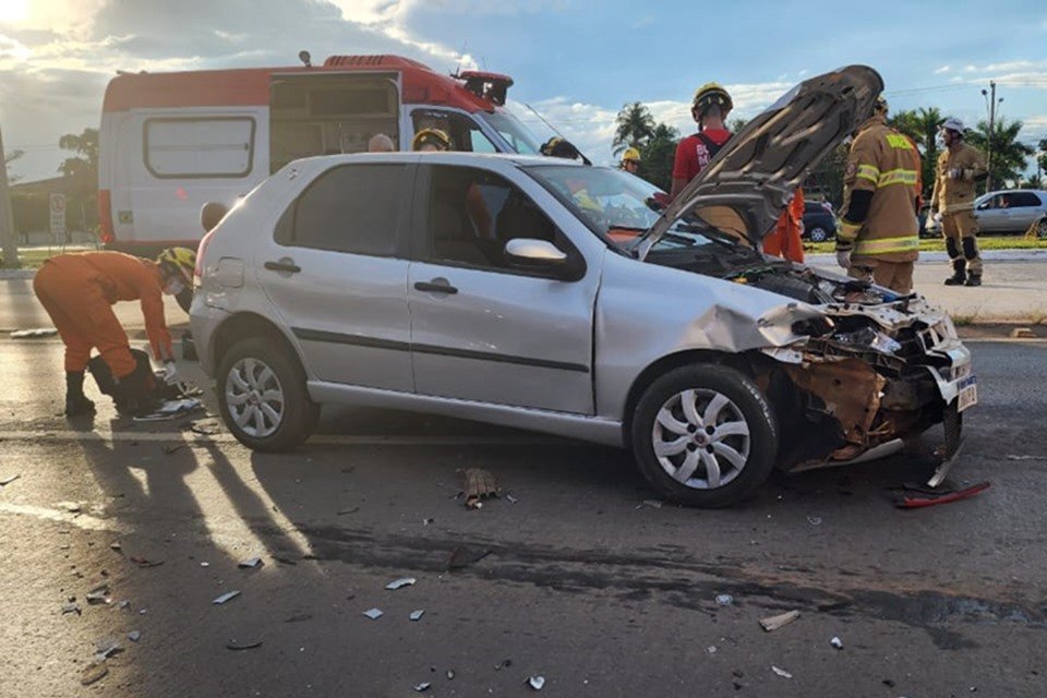 Bati meu carro: o que você precisa ou nunca deve fazer em acidentes