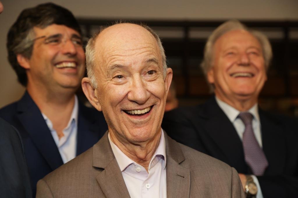 Jantar em São Paulo reúne aliados de Lula, Temer e bolsonaristas