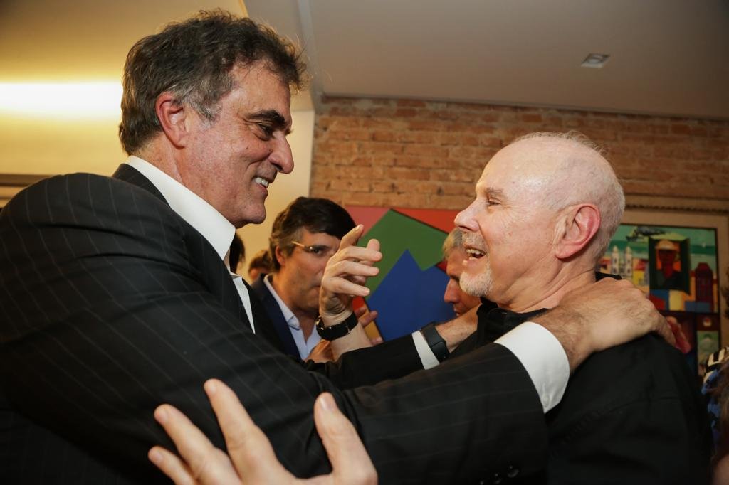 Jantar em São Paulo reúne aliados de Lula, Temer e bolsonaristas
