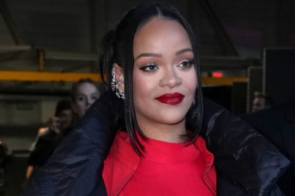 Super Bowl - Rihanna - Maquiagem - pele - produção - fanty beauty