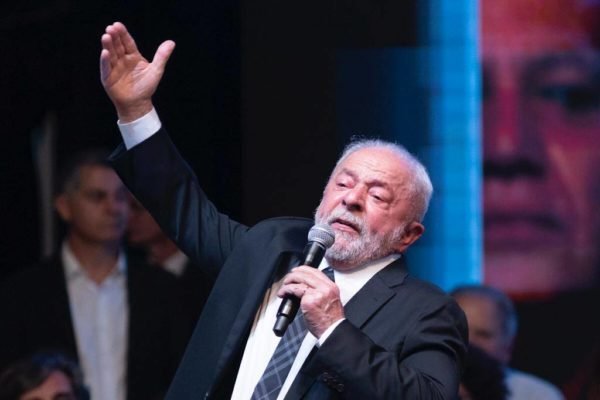 Lula discursa em festa do PT