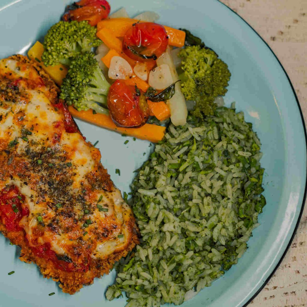 Na foto, um prato de comida - Metrópoles