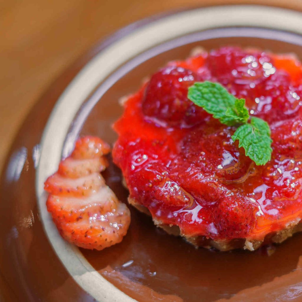 Na foto, uma torta de morango - Metrópoles