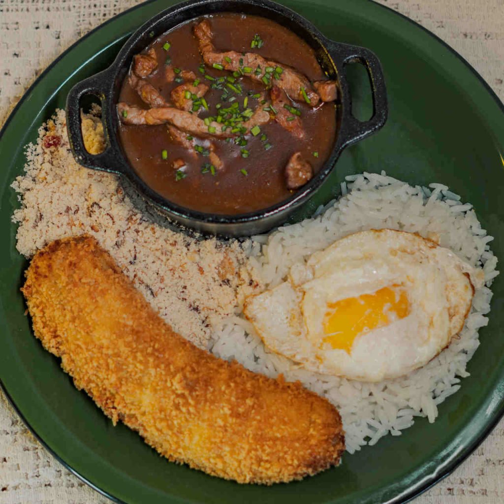 Na foto, um prato de comida - Metrópoles
