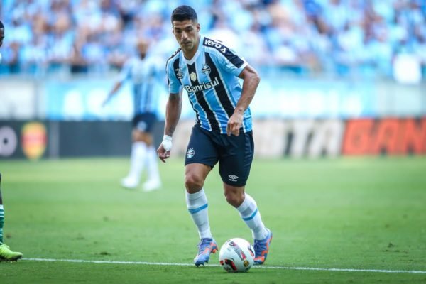 Suárez assume a posição de 4º maior artilheiro em atividade e se