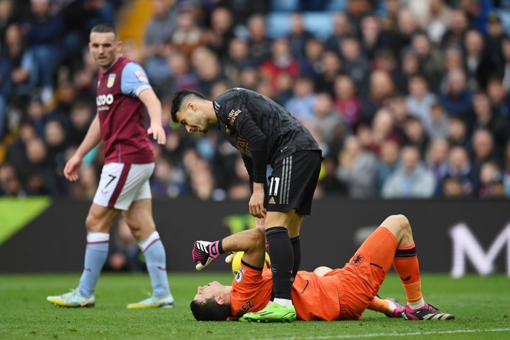 City desperdiça chances, leva empate do Forest no fim e perde a