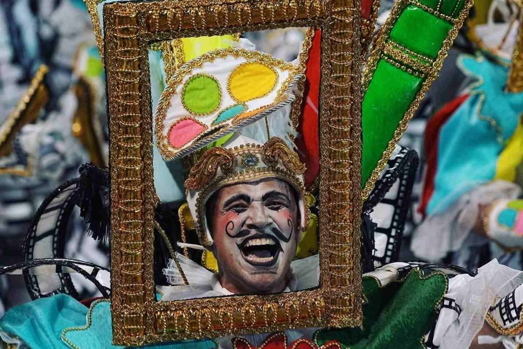 Desfile da Águia de Ouro no Carnaval 2023 em SP