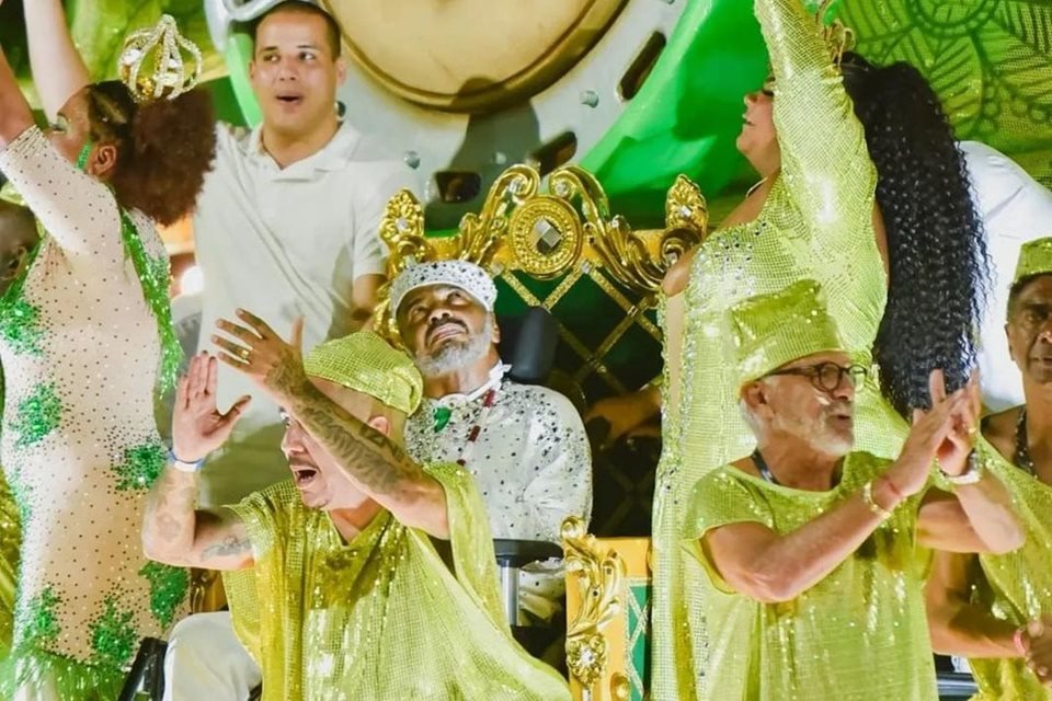 Imagem colorida da Escola de Samba Império Serrano - Metrópoles