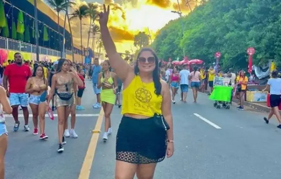 Foto de advogada durante o Carnaval, antes de ser morta na Bahia - Metrópoles