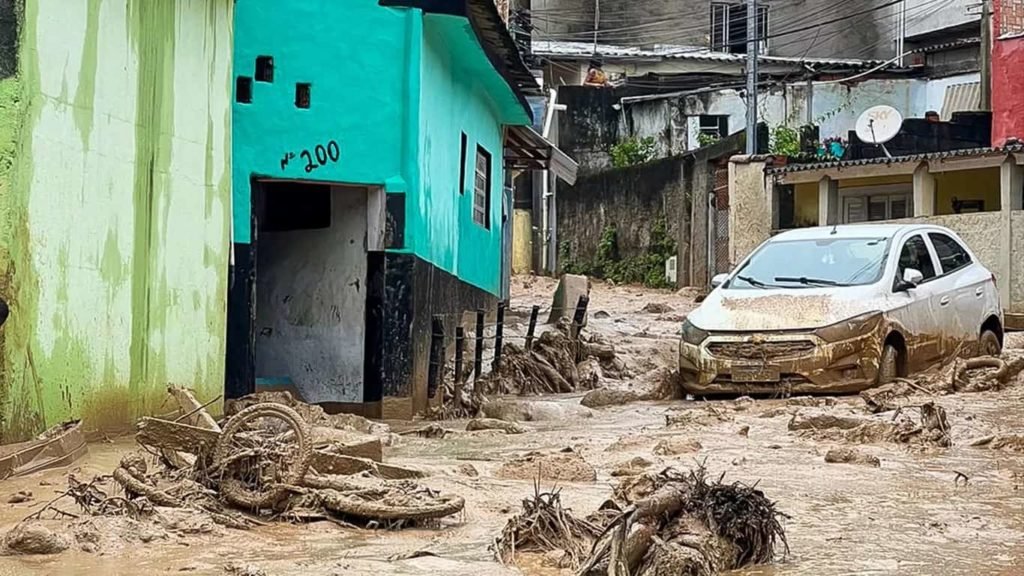 Imagem colorida mostra devastação após chuvas em SP - Metrópoles