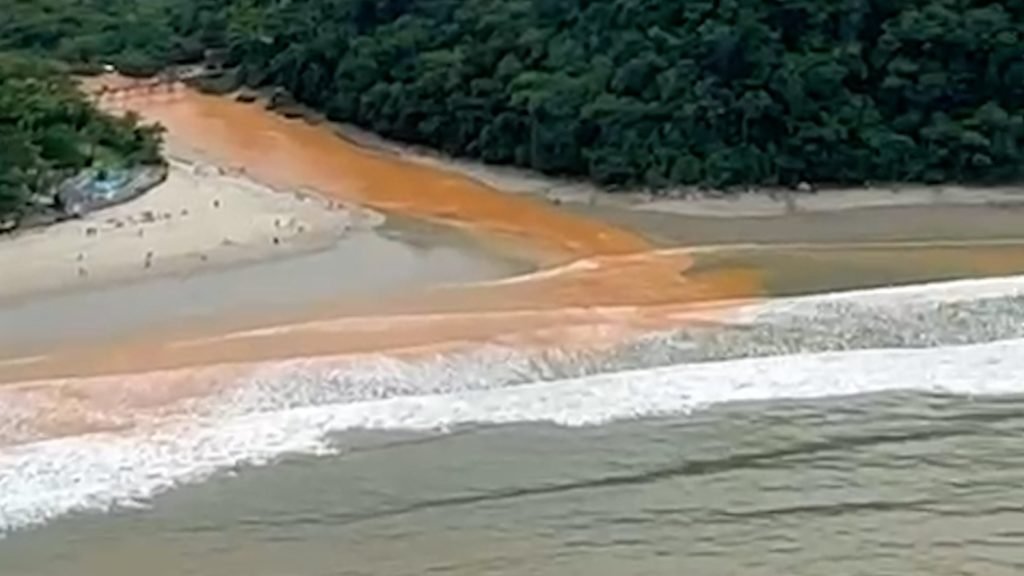 imagem colorida rio de lama litoral de sp