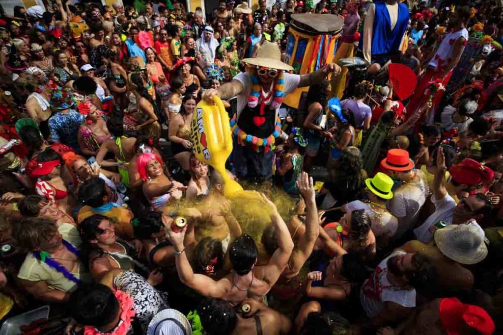 Foliões nos blocos de rua do Rio de Janeiro