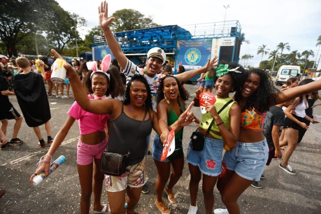 bloco de carnaval - metrópoles