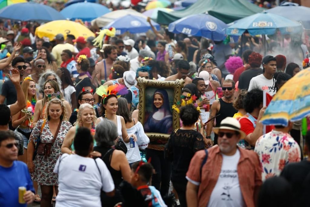 Foto colorida do bloco Pacotão, na asa norte - Metrópoles