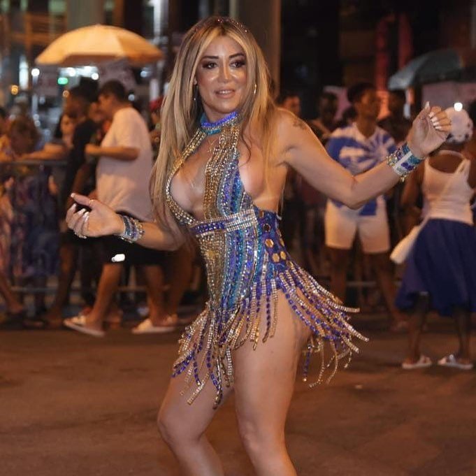 Imagem colorida de Marcela Porto, a Mulher Abacaxi - Metrópoles
