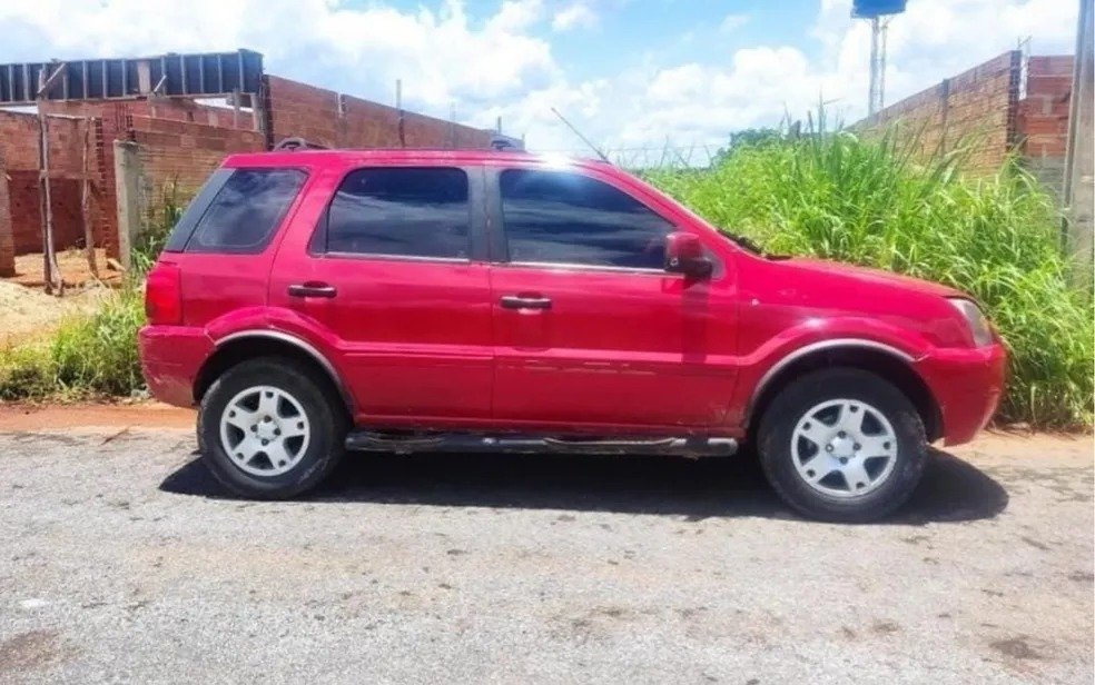goias carro furtado apos ajuda