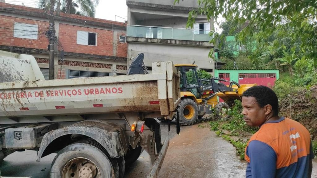 Deslizamento aconteceu durante forte chuva
