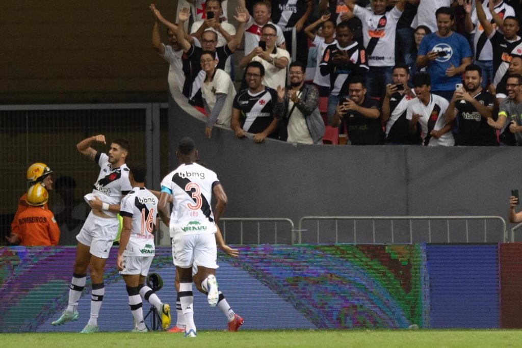 Vasco 3 X 0 Trem AP pela primeira fase da copa do Brasil - Metrópoles