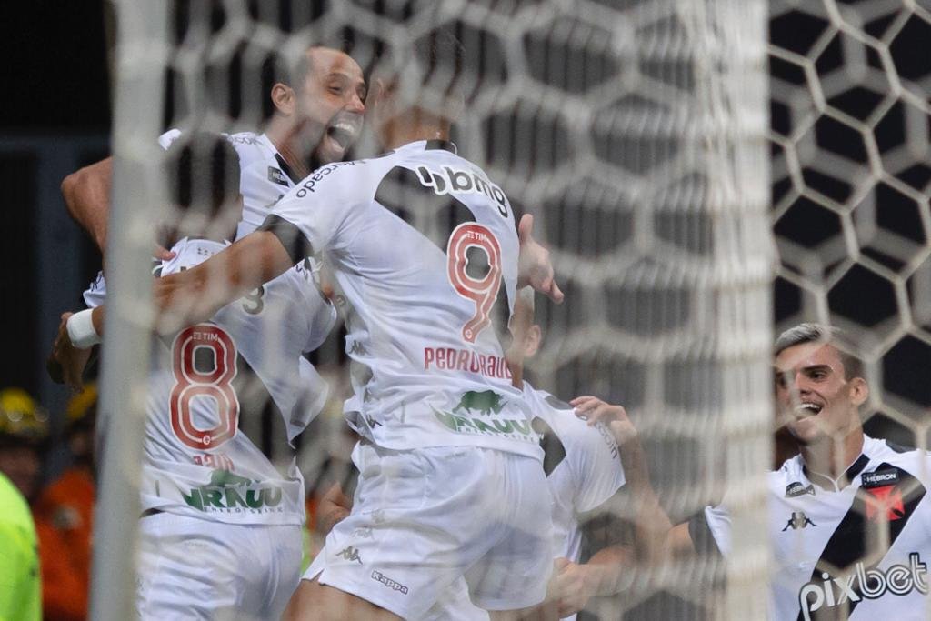 Vasco 3 X 0 Trem AP pela primeira fase da copa do Brasil - Metrópoles